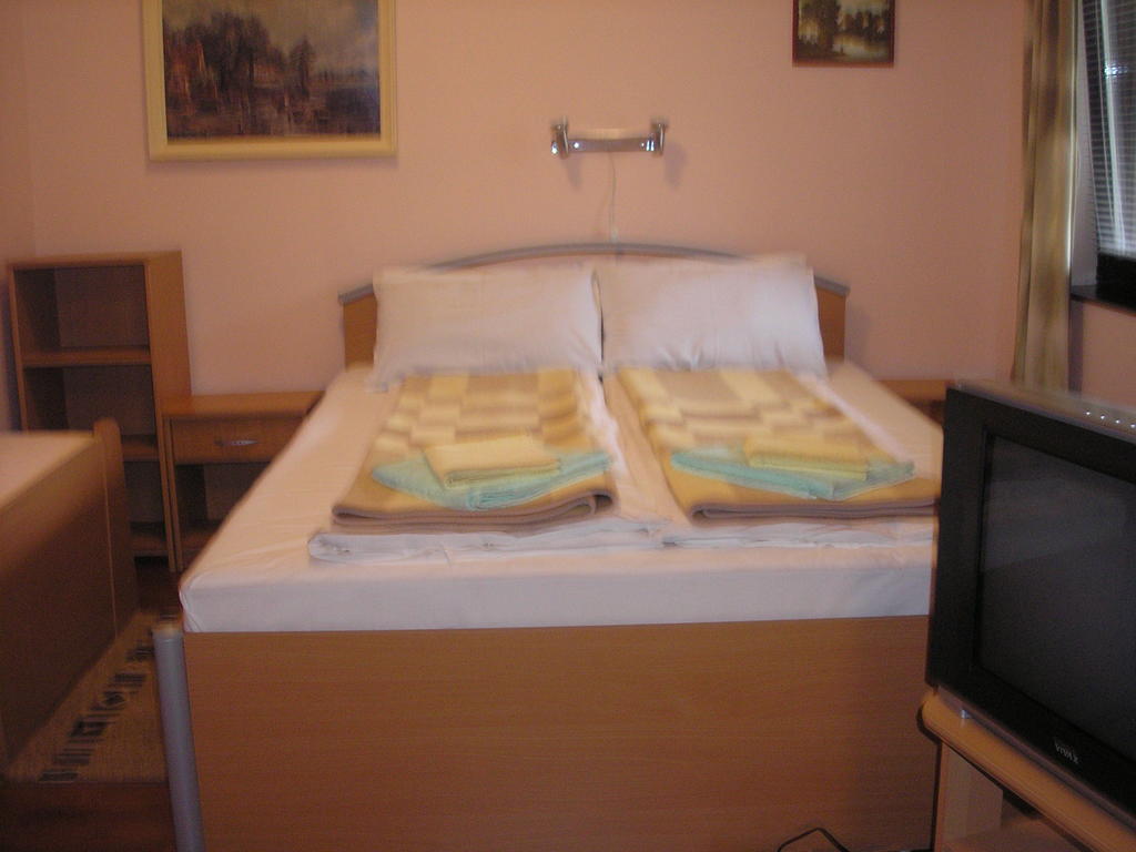 Stara Breza 1 Rooms Palić Oda fotoğraf