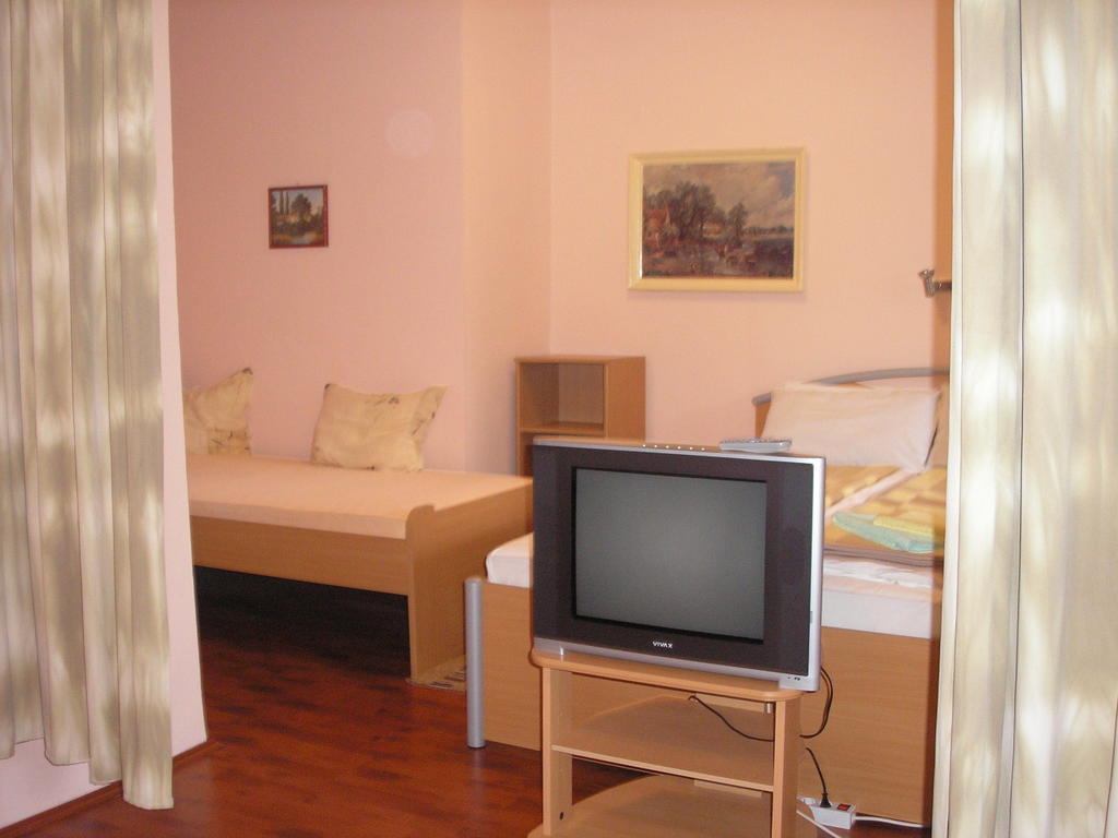 Stara Breza 1 Rooms Palić Oda fotoğraf